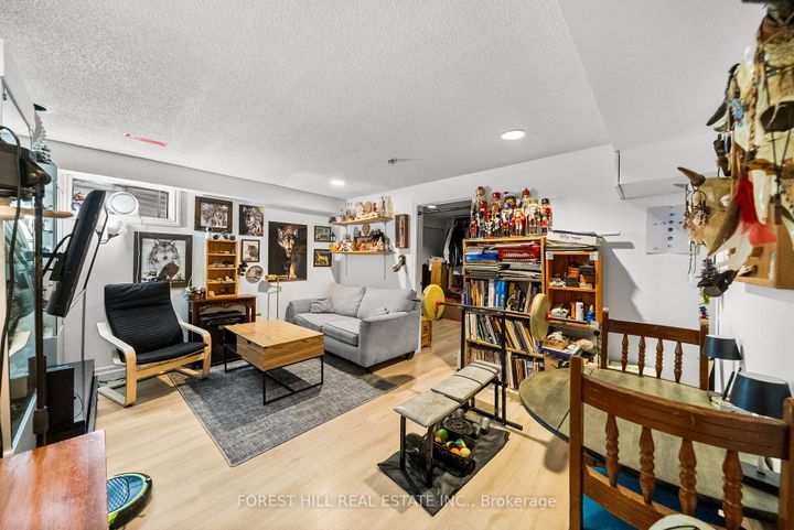 Photo 39 at 3 Saunders Lane, Willowbrook, Markham