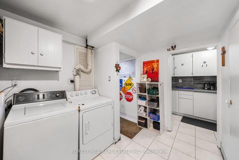 Photo 37 at 3 Saunders Lane, Willowbrook, Markham