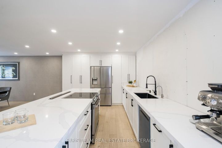 Photo 5 at 7 Golfview Boulevard, Bradford, Bradford West Gwillimbury
