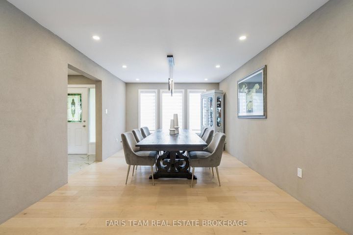 Photo 7 at 7 Golfview Boulevard, Bradford, Bradford West Gwillimbury