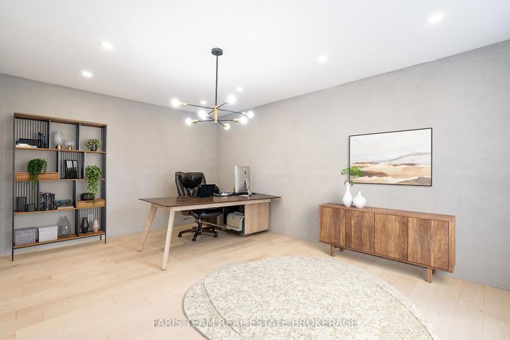 Photo 11 at 7 Golfview Boulevard, Bradford, Bradford West Gwillimbury