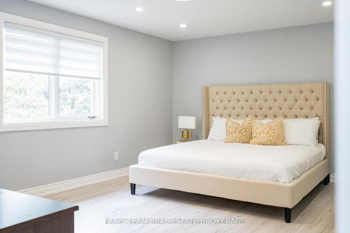 Photo 15 at 7 Golfview Boulevard, Bradford, Bradford West Gwillimbury