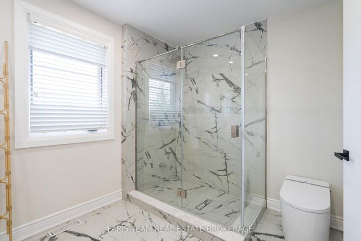 Photo 18 at 7 Golfview Boulevard, Bradford, Bradford West Gwillimbury