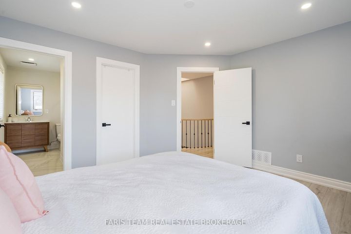 Photo 20 at 7 Golfview Boulevard, Bradford, Bradford West Gwillimbury