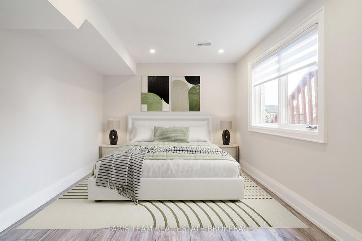 Photo 25 at 7 Golfview Boulevard, Bradford, Bradford West Gwillimbury