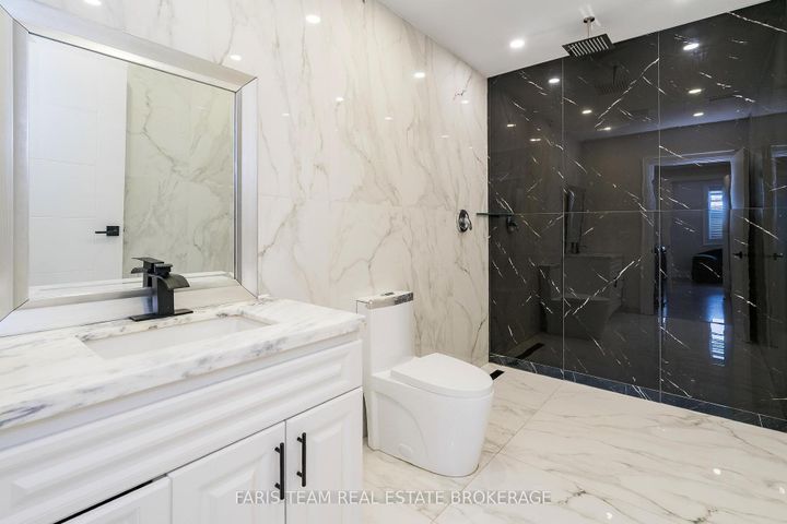 Photo 28 at 7 Golfview Boulevard, Bradford, Bradford West Gwillimbury