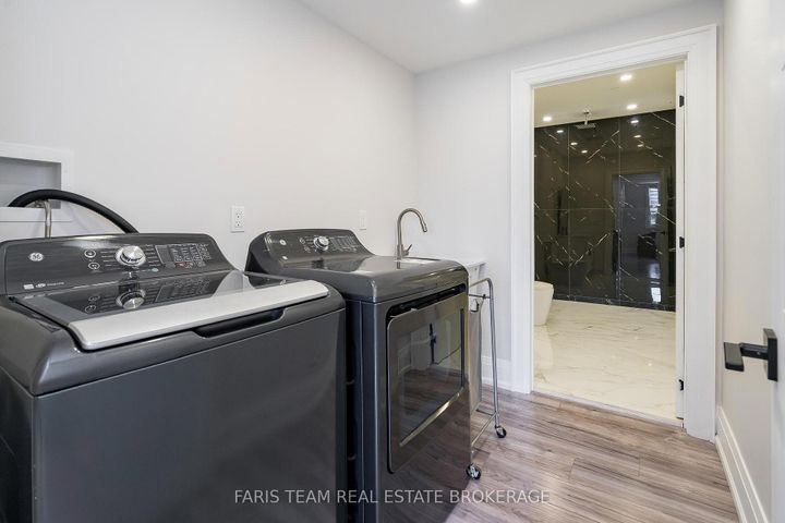 Photo 29 at 7 Golfview Boulevard, Bradford, Bradford West Gwillimbury