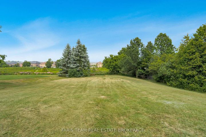 Photo 36 at 7 Golfview Boulevard, Bradford, Bradford West Gwillimbury