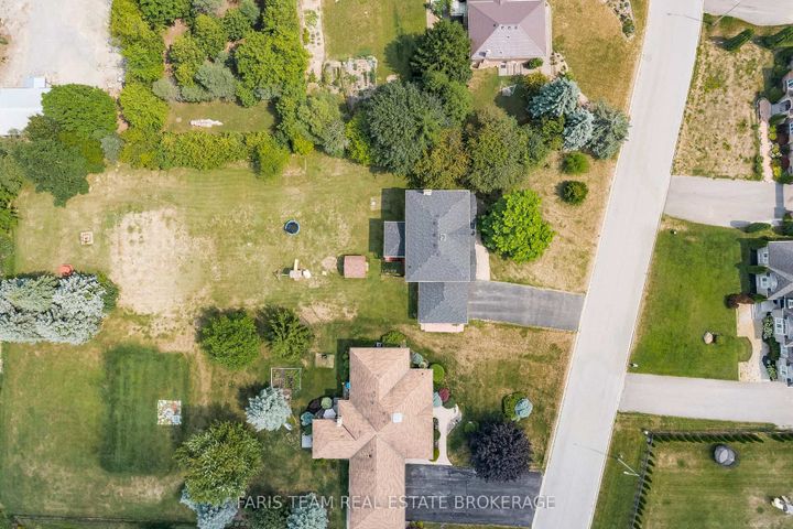 Photo 37 at 7 Golfview Boulevard, Bradford, Bradford West Gwillimbury