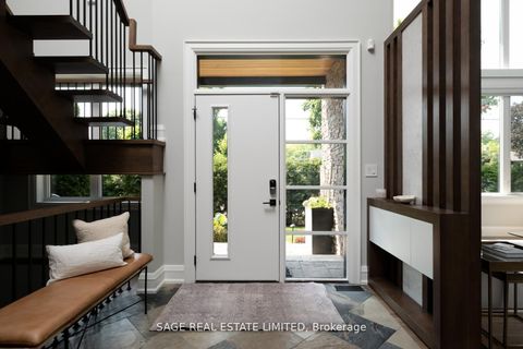 Photo 2 at 26 Wellesworth Drive, West Deane, Toronto