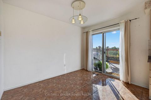 Photo 12 at 97 Parktree Drive, Maple, Vaughan
