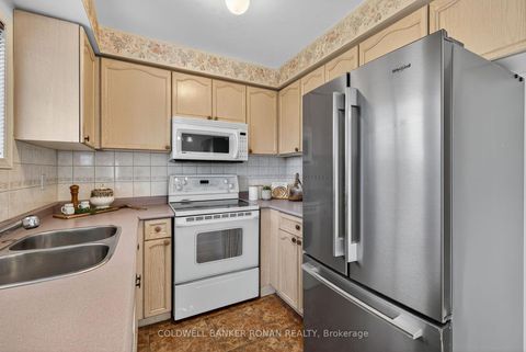 Photo 14 at 97 Parktree Drive, Maple, Vaughan