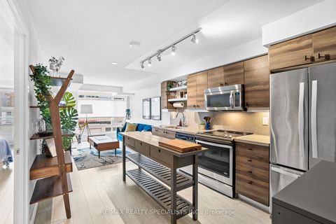 Photo 3 at 610 - 525 Adelaide Street W, Waterfront Communities C1, Toronto