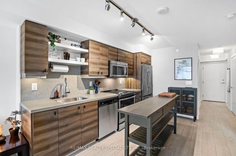 Photo 6 at 610 - 525 Adelaide Street W, Waterfront Communities C1, Toronto