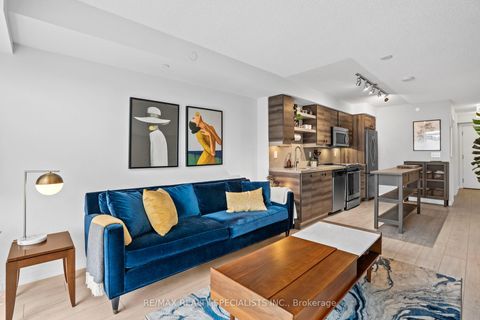 Photo 11 at 610 - 525 Adelaide Street W, Waterfront Communities C1, Toronto