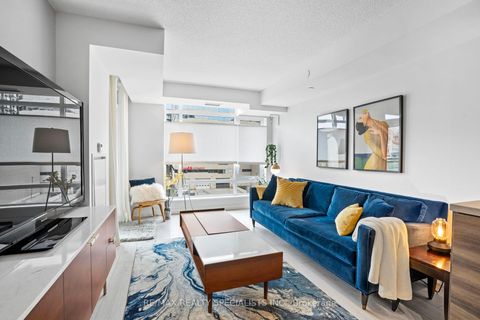 Photo 13 at 610 - 525 Adelaide Street W, Waterfront Communities C1, Toronto