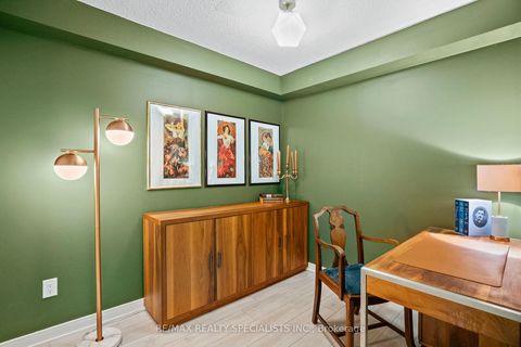 Photo 22 at 610 - 525 Adelaide Street W, Waterfront Communities C1, Toronto