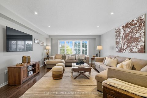 Photo 10 at 46 Comfort Way, Blue Grass Meadows, Whitby