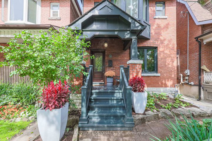 Photo 1 at 18 Constance Street, Swansea, Toronto