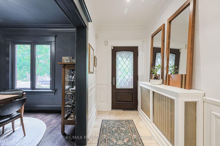 Photo 2 at 18 Constance Street, Swansea, Toronto