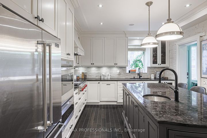 Photo 7 at 18 Constance Street, Swansea, Toronto