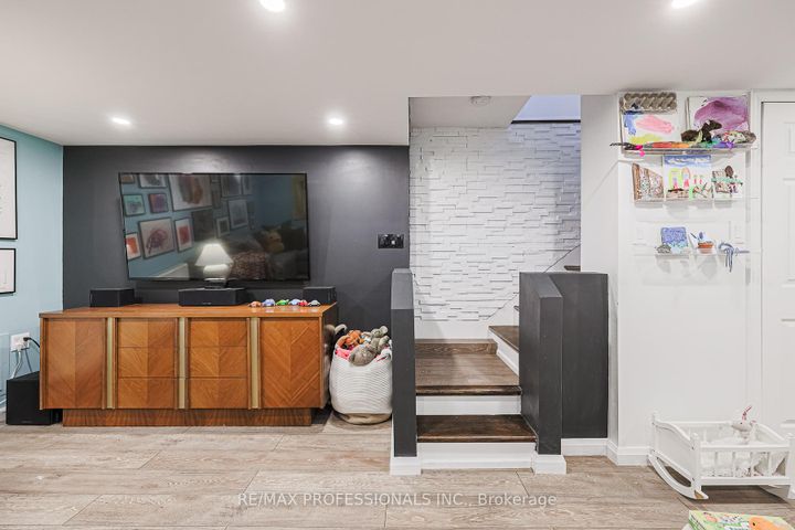 Photo 31 at 18 Constance Street, Swansea, Toronto