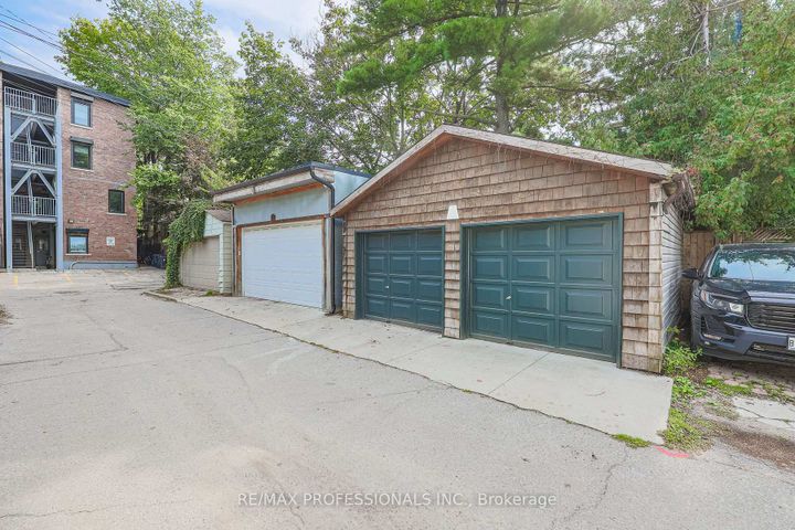 Photo 40 at 18 Constance Street, Swansea, Toronto