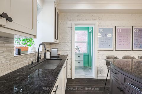 Photo 9 at 18 Constance Street, Swansea, Toronto