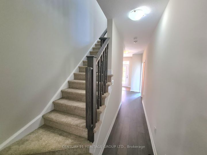 Photo 3 at 6 Snowberry Lane, Vincent, Hamilton