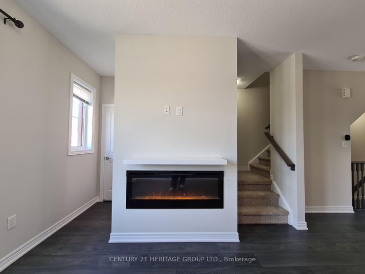 Photo 9 at 6 Snowberry Lane, Vincent, Hamilton