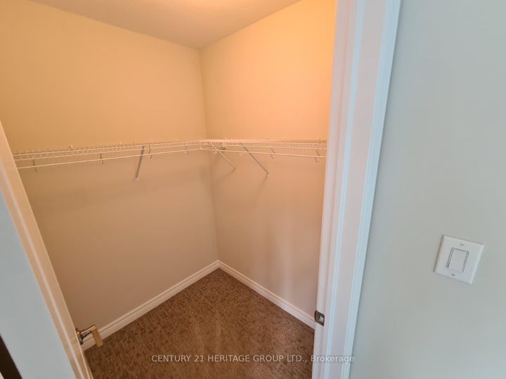 Photo 10 at 6 Snowberry Lane, Vincent, Hamilton