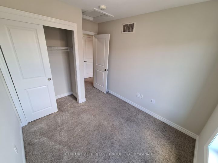Photo 12 at 6 Snowberry Lane, Vincent, Hamilton