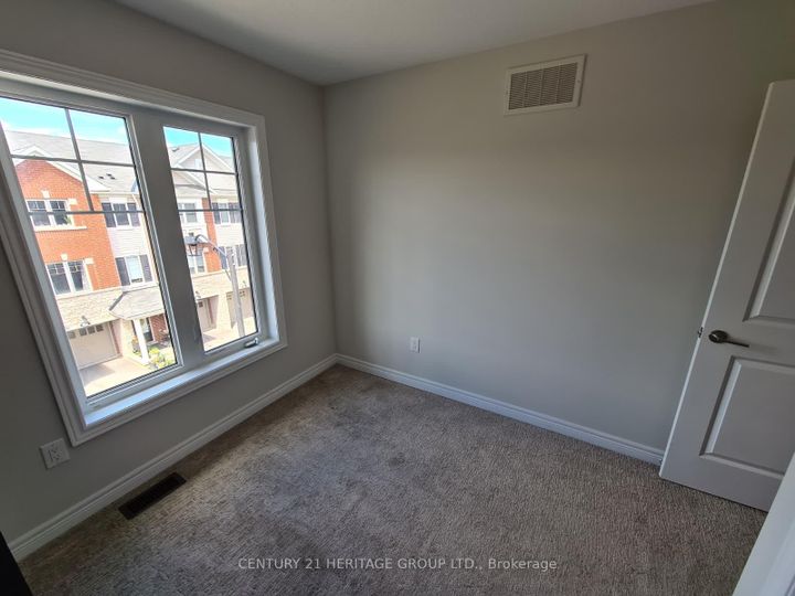 Photo 13 at 6 Snowberry Lane, Vincent, Hamilton