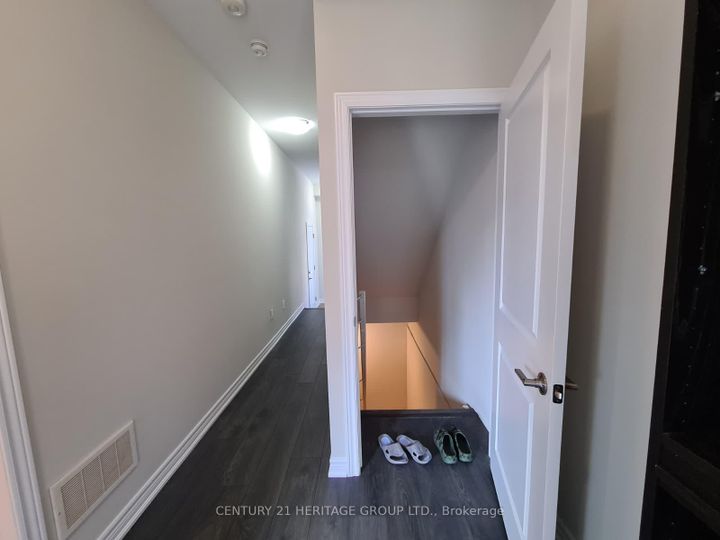 Photo 25 at 6 Snowberry Lane, Vincent, Hamilton