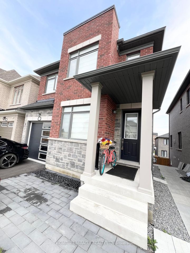 Photo 2 at 1017 Lockie Drive, Kedron, Oshawa