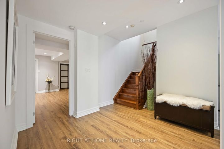 Photo 23 at 6 Sachet Drive, Oak Ridges Lake Wilcox, Richmond Hill
