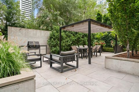 Photo 18 at 2110 - 101 Erskine Avenue, Mount Pleasant West, Toronto