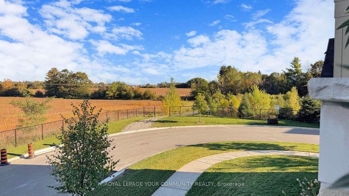 Photo 1 at 32 Delft Drive, Victoria Square, Markham