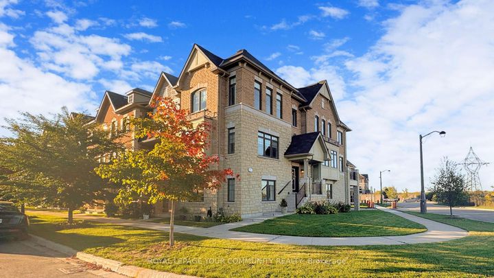 Photo 2 at 32 Delft Drive, Victoria Square, Markham