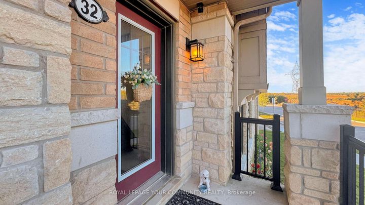 Photo 4 at 32 Delft Drive, Victoria Square, Markham