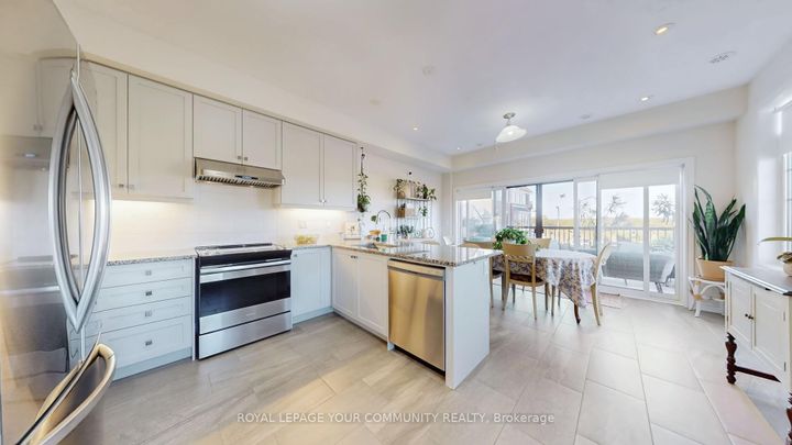 Photo 7 at 32 Delft Drive, Victoria Square, Markham