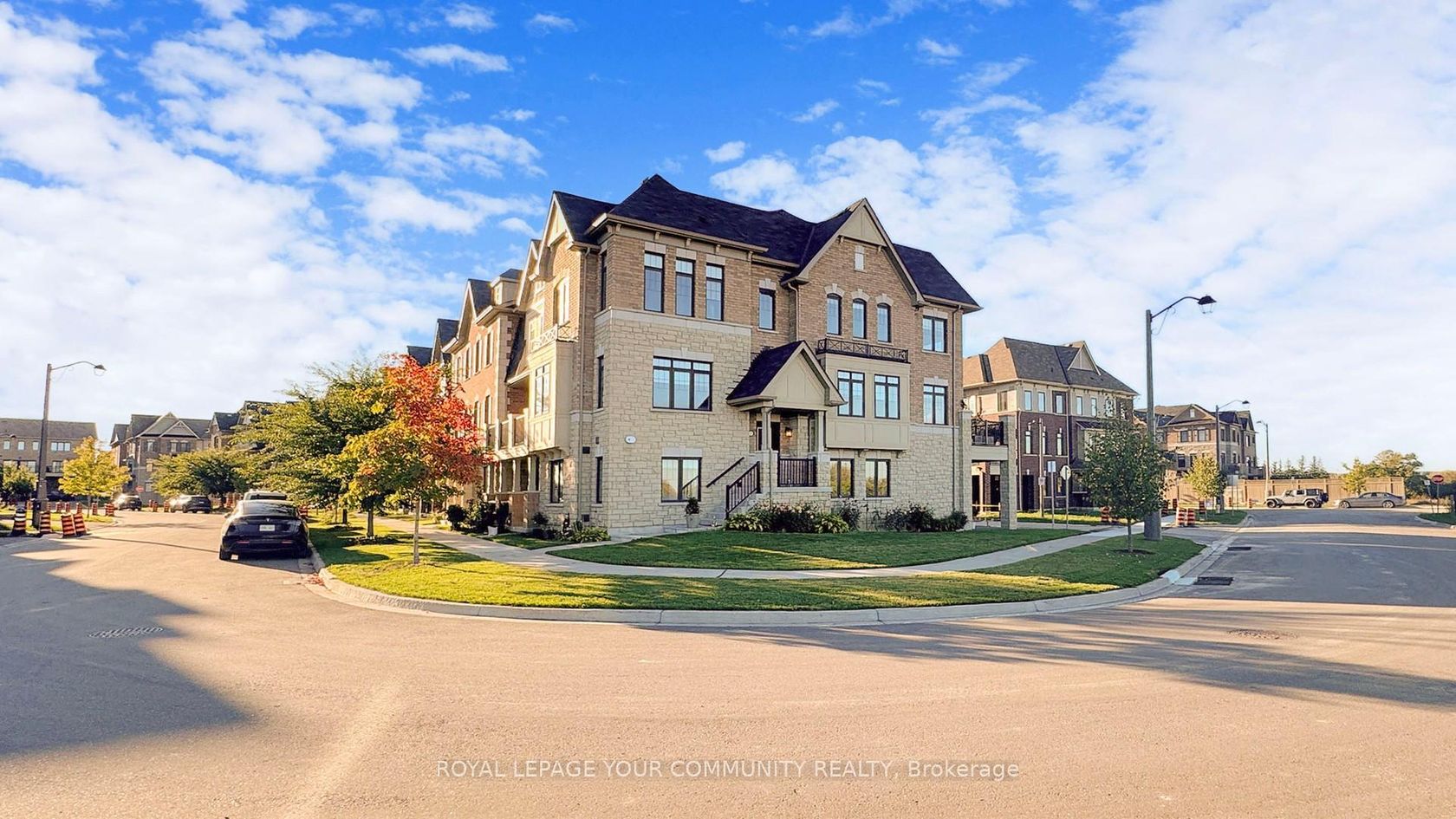 32 Delft Drive, Victoria Square, Markham 2
