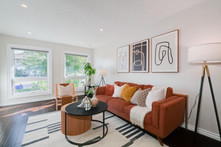 Photo 3 at 520 Muirfield Street, Donevan, Oshawa