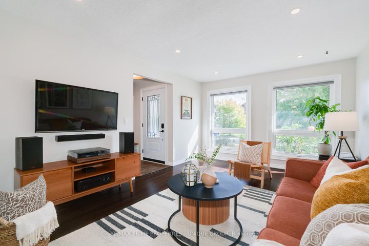 Photo 4 at 520 Muirfield Street, Donevan, Oshawa