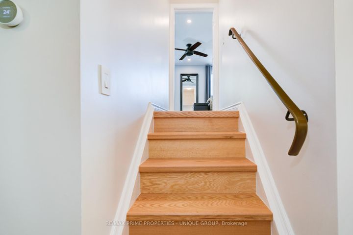 Photo 15 at 520 Muirfield Street, Donevan, Oshawa