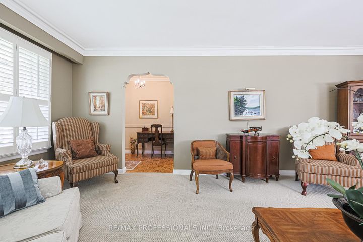 Photo 5 at 55 Old Burnhamthorpe Road, Markland Wood, Toronto