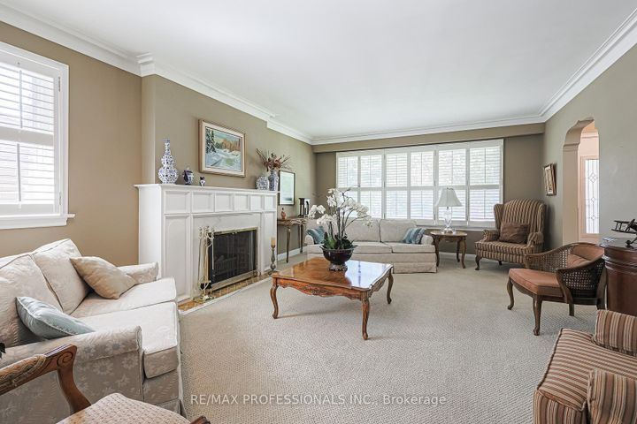 Photo 9 at 55 Old Burnhamthorpe Road, Markland Wood, Toronto