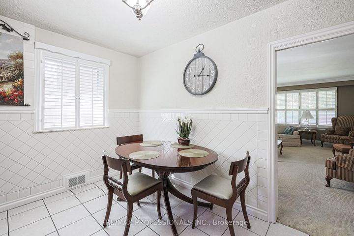 Photo 11 at 55 Old Burnhamthorpe Road, Markland Wood, Toronto