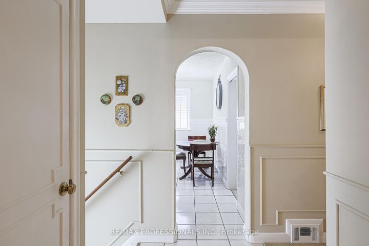 Photo 13 at 55 Old Burnhamthorpe Road, Markland Wood, Toronto