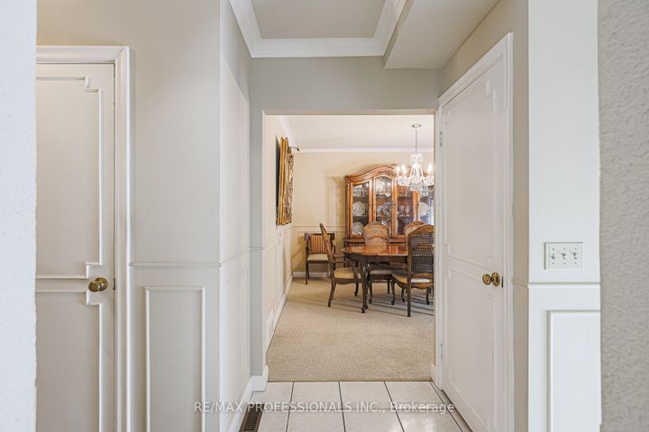 Photo 14 at 55 Old Burnhamthorpe Road, Markland Wood, Toronto